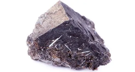  Ilmenite: Đá Quặng Tiền Hữu Giá Trị Trong Các Công Nghiệp Hiện Đại!